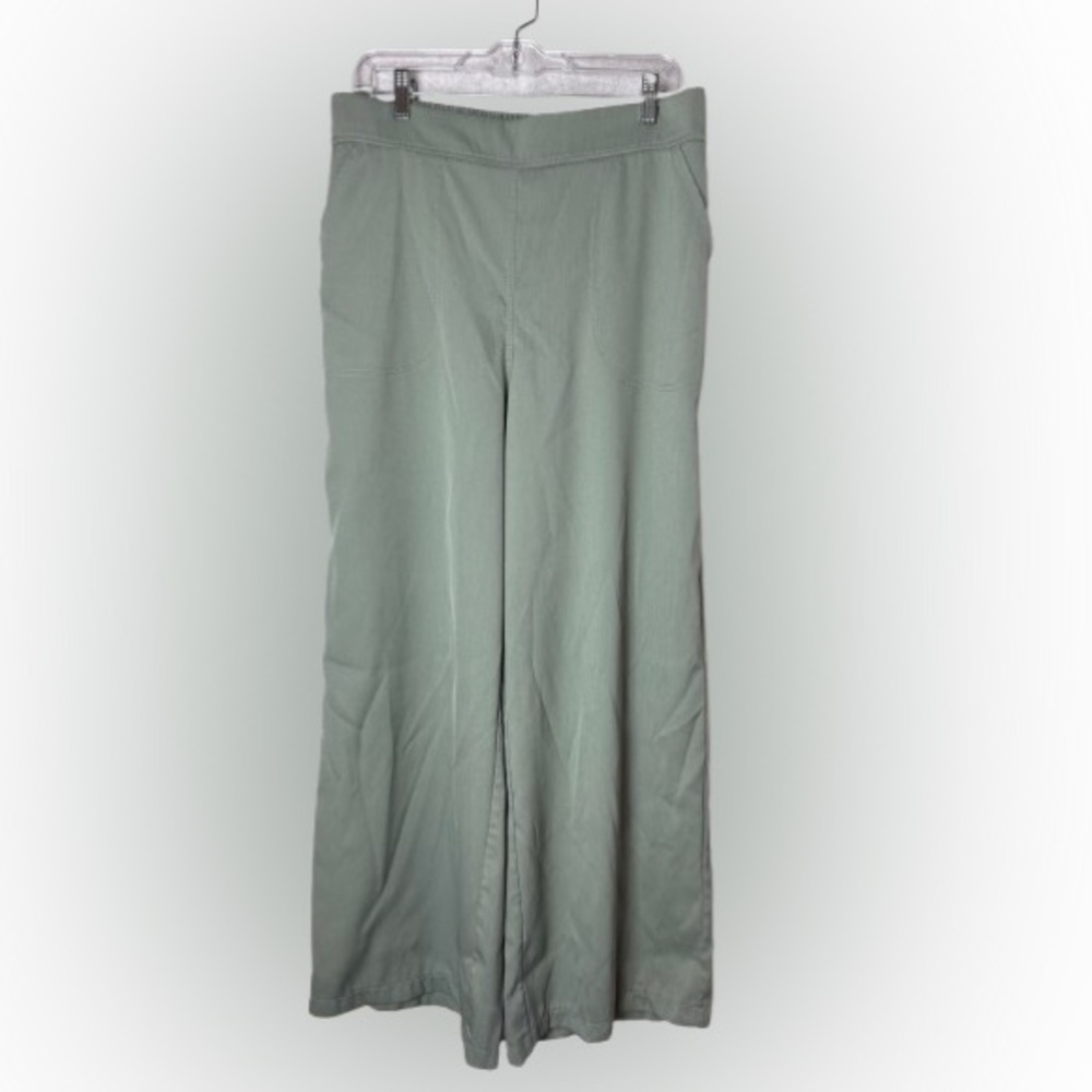 Women's Max Studio, Green Wide-Leg Pants, with stretch waist band